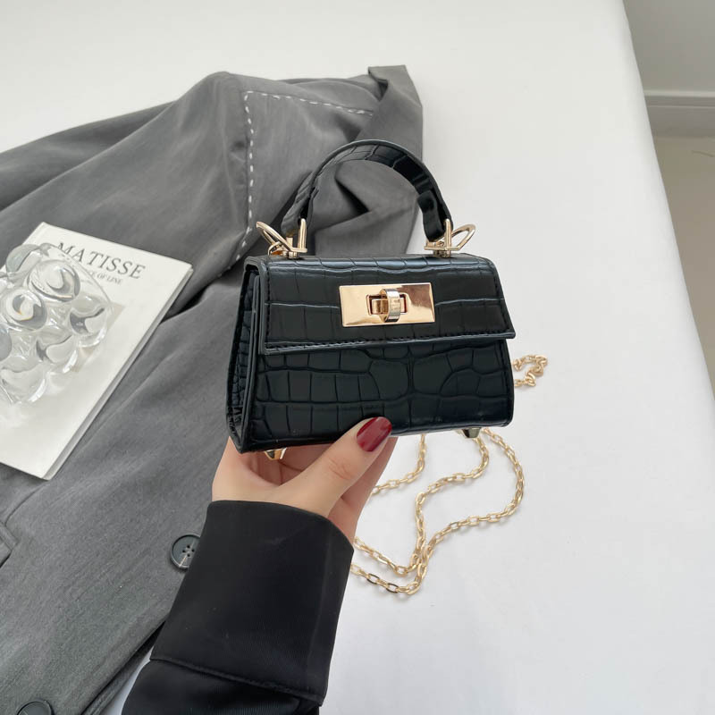 Nuova Borsa a Tracolla alla Mo - Luxury Bags Jacquemus recensione e prezzo