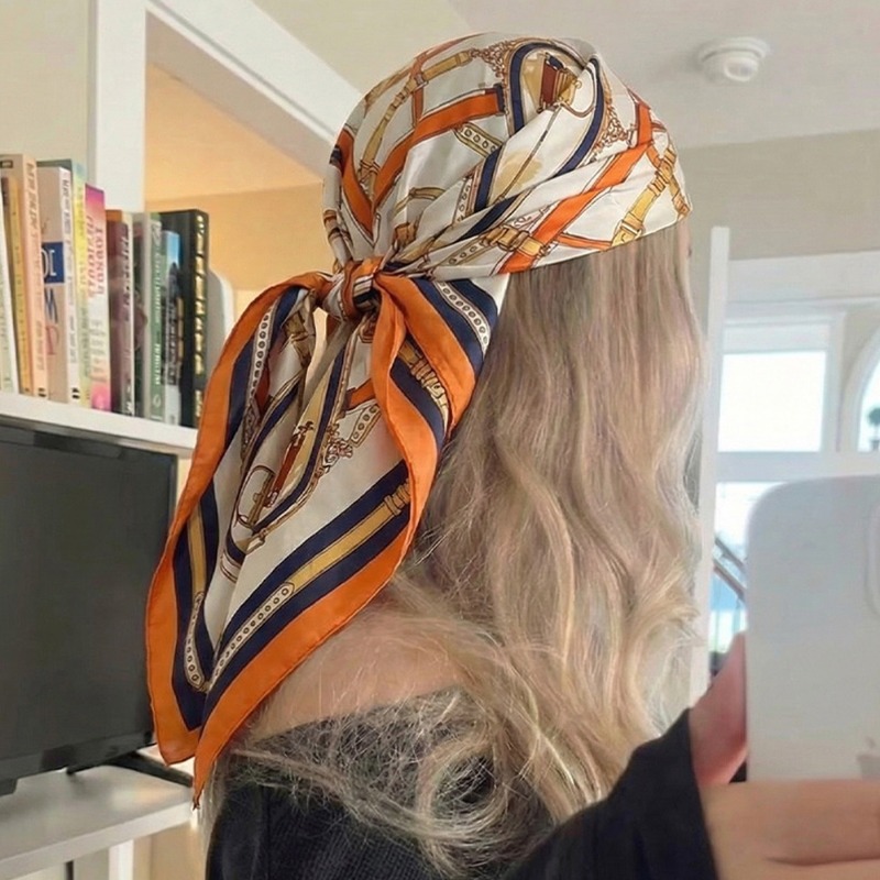 Foulard Quadrato Sottile in Se - Luxury Bags Designer recensione e prezzo