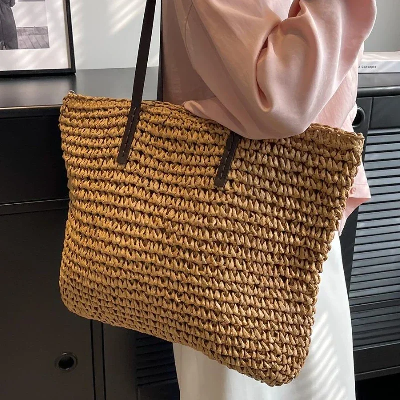 Borsa a tracolla dal design di - Luxury Bags In Sale recensione e prezzo