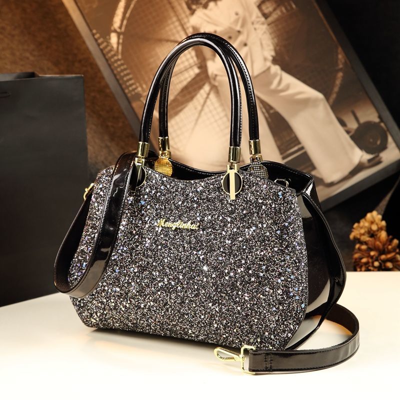 Borsa a Tracolla in Pelle di L - Luxury Bags In Sale recensione e prezzo